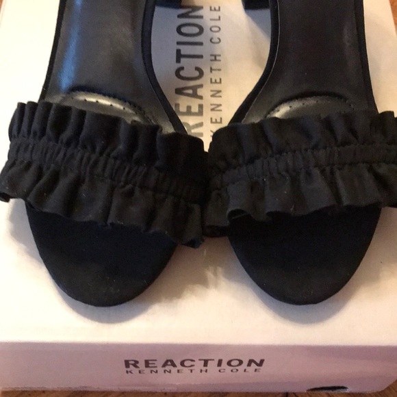 Reaction Kenneth Cole Block-Heel Sandals - Picture 3 of 6